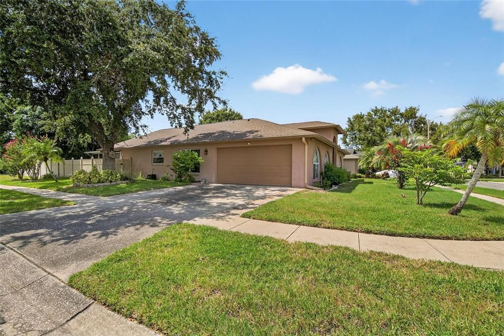 待售: $371,000 (4 贝兹, 2 浴室, 1951 平方英尺)