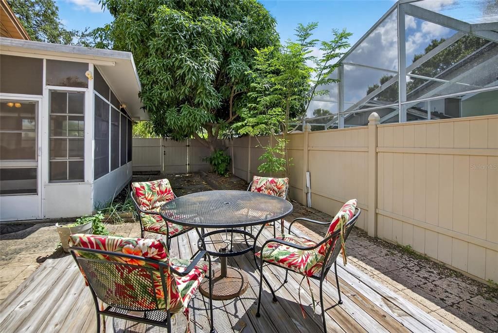 待售: $371,000 (4 贝兹, 2 浴室, 1951 平方英尺)