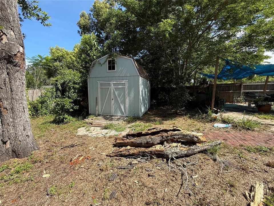 Active With Contract: $250,000 (2 beds, 2 baths, 1028 Square Feet)