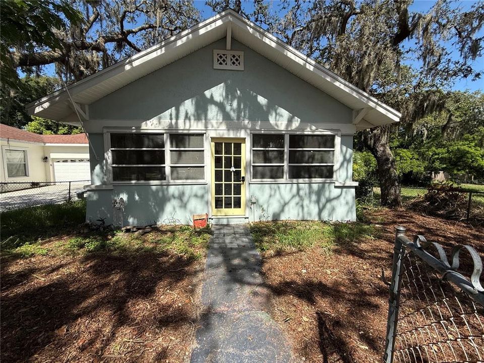 Active With Contract: $250,000 (2 beds, 2 baths, 1028 Square Feet)