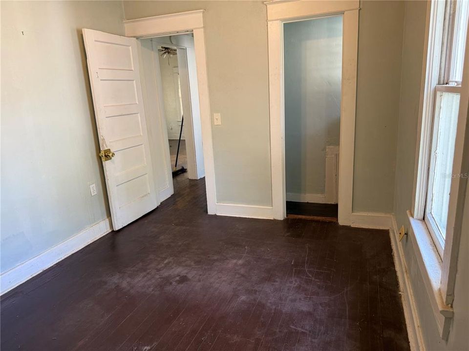 Active With Contract: $250,000 (2 beds, 2 baths, 1028 Square Feet)