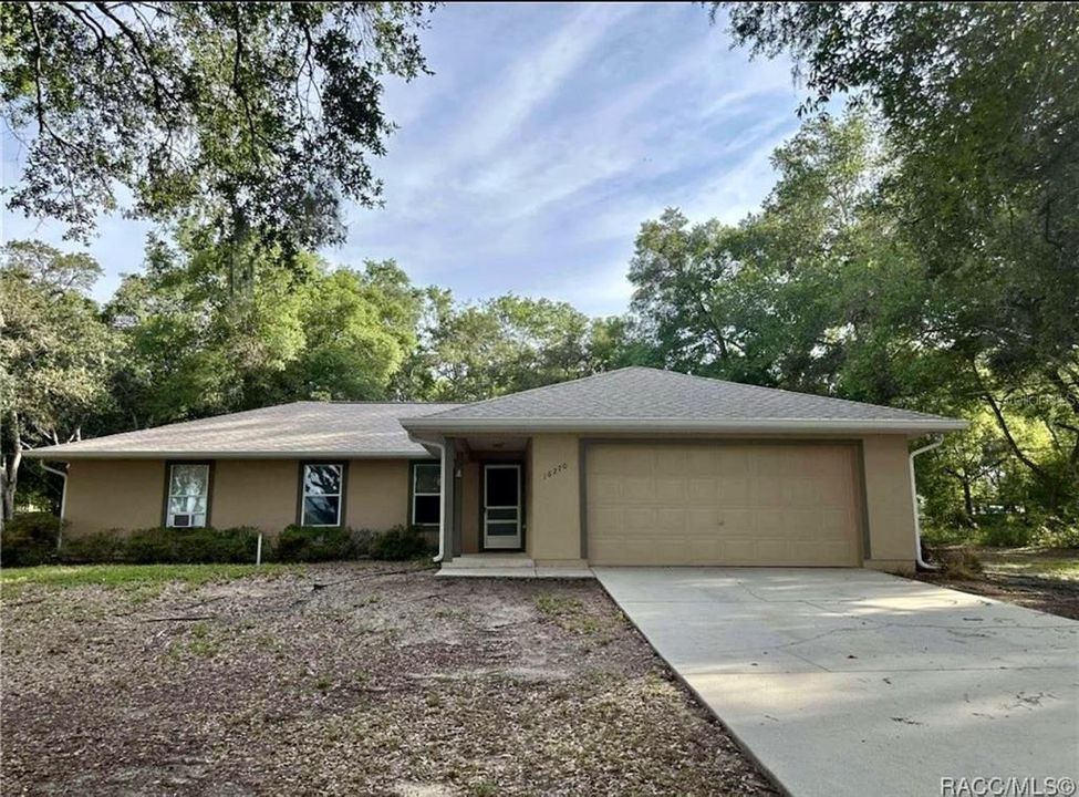 Vendido Recientemente: $260,000 (3 camas, 2 baños, 1630 Pies cuadrados)