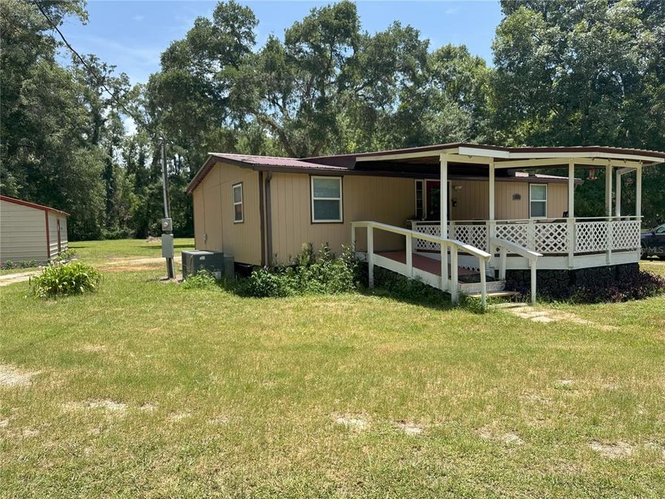 На продажу: $199,900 (2 спален, 2 ванн, 1152 Квадратных фут)