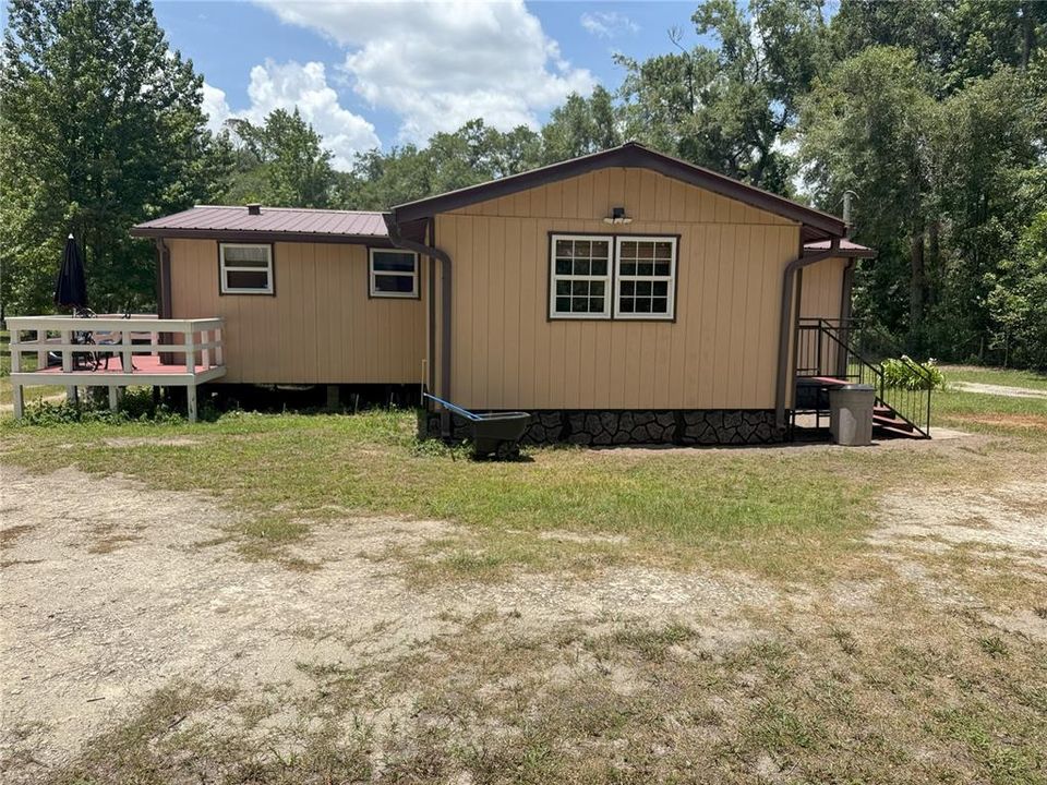 На продажу: $199,900 (2 спален, 2 ванн, 1152 Квадратных фут)