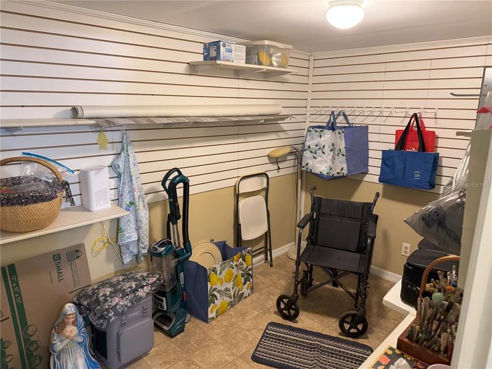 На продажу: $199,900 (2 спален, 2 ванн, 1152 Квадратных фут)