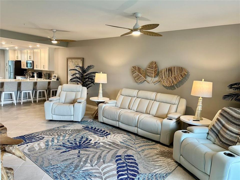 For Sale: $279,999 (3 beds, 2 baths, 1422 Square Feet)