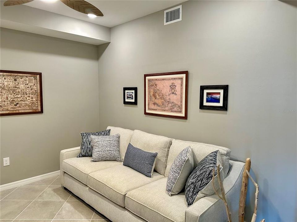 For Sale: $279,999 (3 beds, 2 baths, 1422 Square Feet)