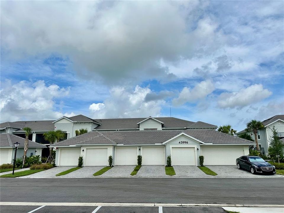 For Sale: $279,999 (3 beds, 2 baths, 1422 Square Feet)