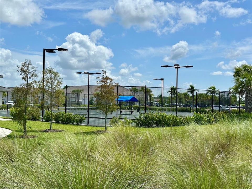 For Sale: $279,999 (3 beds, 2 baths, 1422 Square Feet)