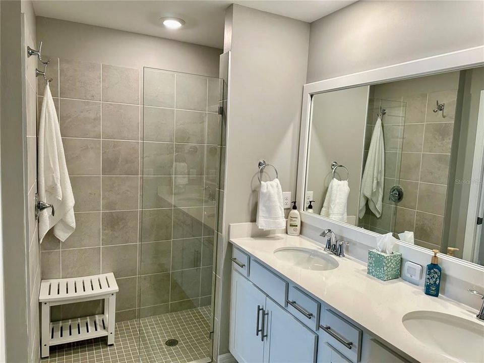 For Sale: $279,999 (3 beds, 2 baths, 1422 Square Feet)