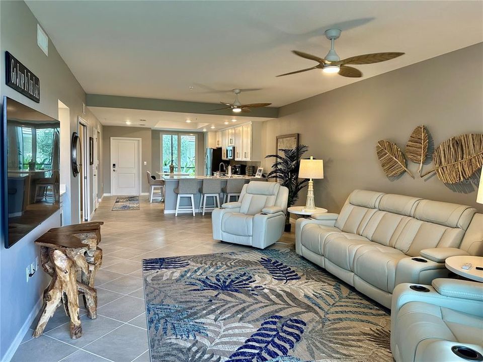 For Sale: $279,999 (3 beds, 2 baths, 1422 Square Feet)