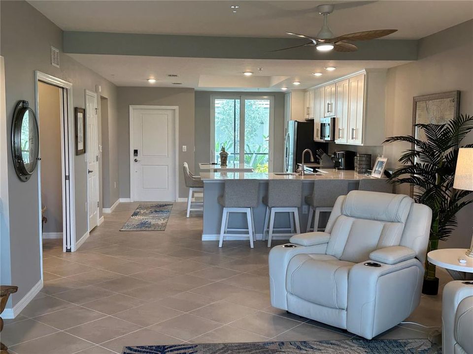 For Sale: $279,999 (3 beds, 2 baths, 1422 Square Feet)