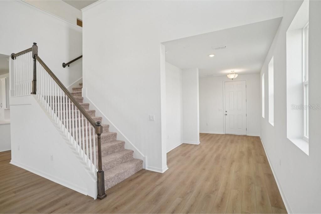 Active With Contract: $529,990 (3 beds, 2 baths, 2796 Square Feet)