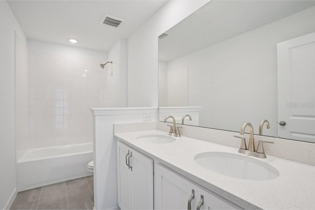 Active With Contract: $529,990 (3 beds, 2 baths, 2796 Square Feet)