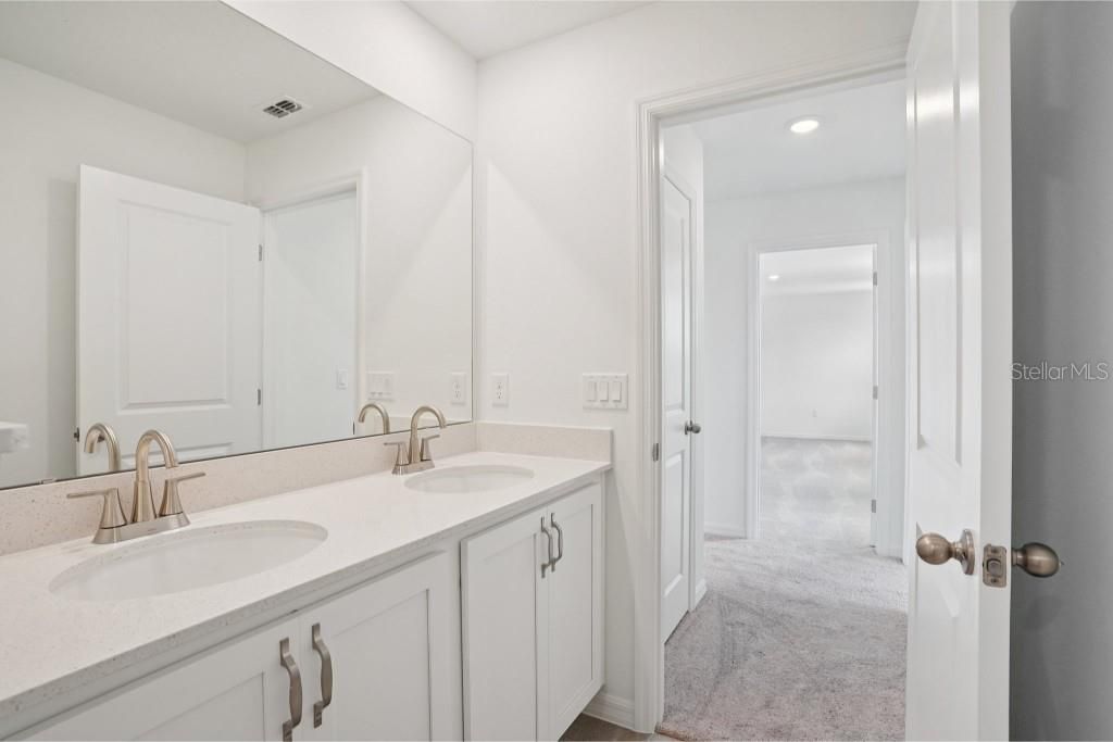 Active With Contract: $529,990 (3 beds, 2 baths, 2796 Square Feet)