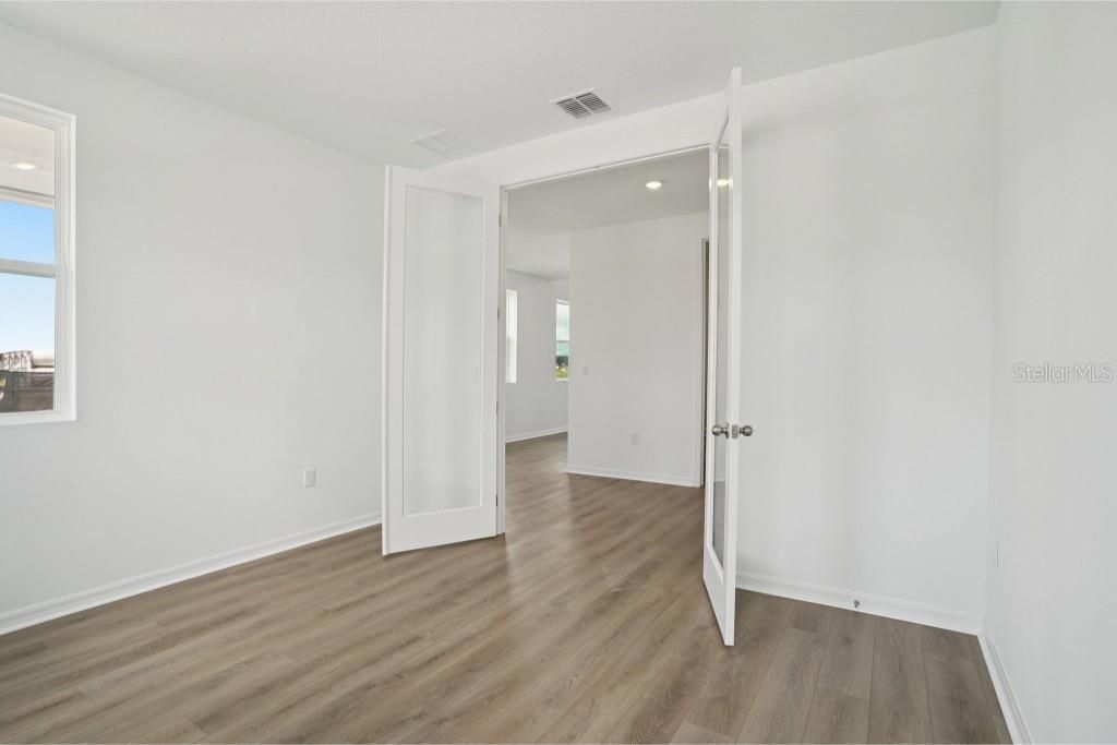 Active With Contract: $529,990 (3 beds, 2 baths, 2796 Square Feet)