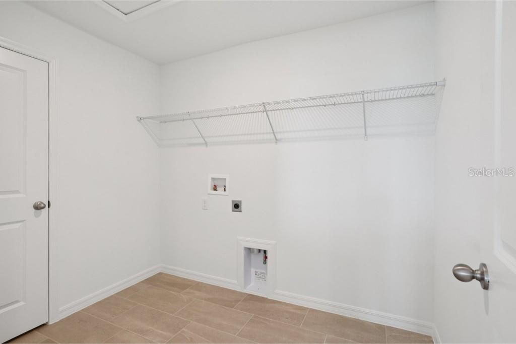 Active With Contract: $529,990 (3 beds, 2 baths, 2796 Square Feet)