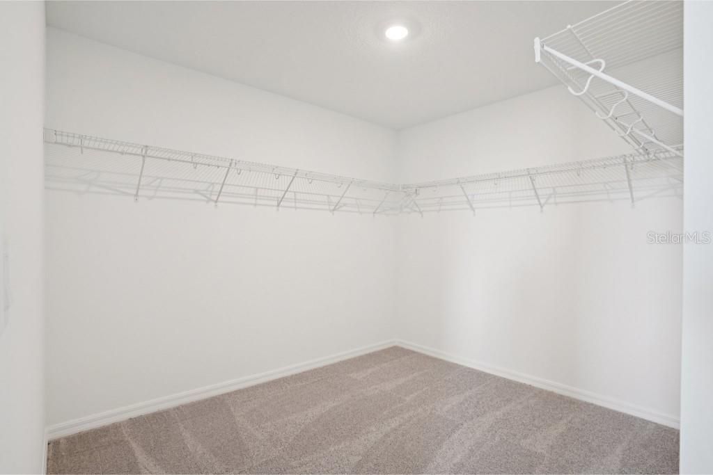 Active With Contract: $529,990 (3 beds, 2 baths, 2796 Square Feet)