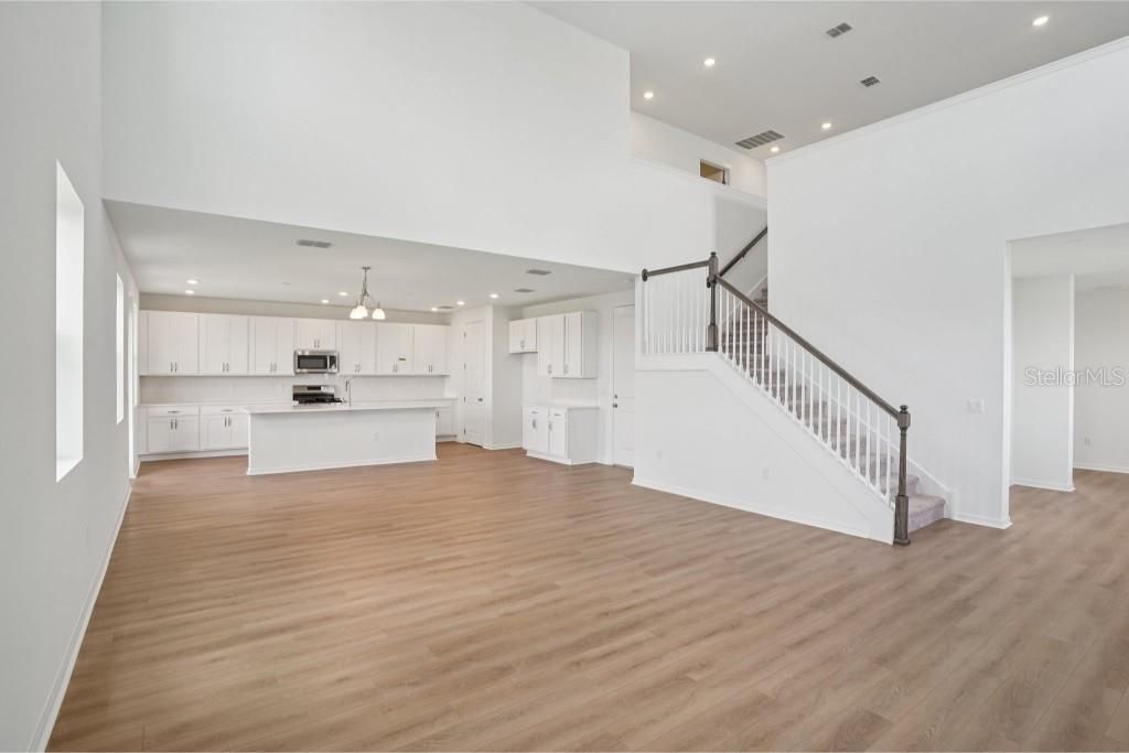 Active With Contract: $529,990 (3 beds, 2 baths, 2796 Square Feet)