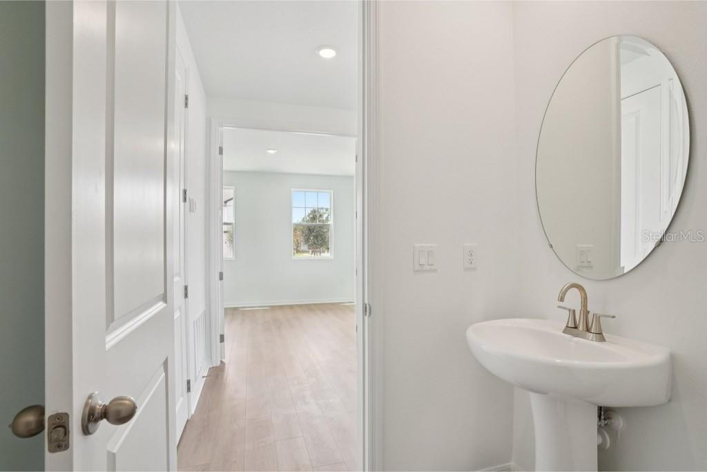 Active With Contract: $529,990 (3 beds, 2 baths, 2796 Square Feet)