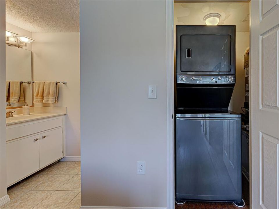 Activo con contrato: $204,900 (2 camas, 2 baños, 948 Pies cuadrados)