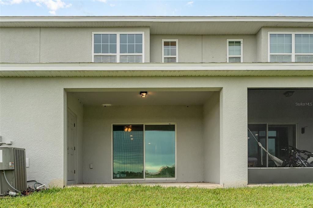 Под контрактом: $264,500 (4 спален, 3 ванн, 1930 Квадратных фут)