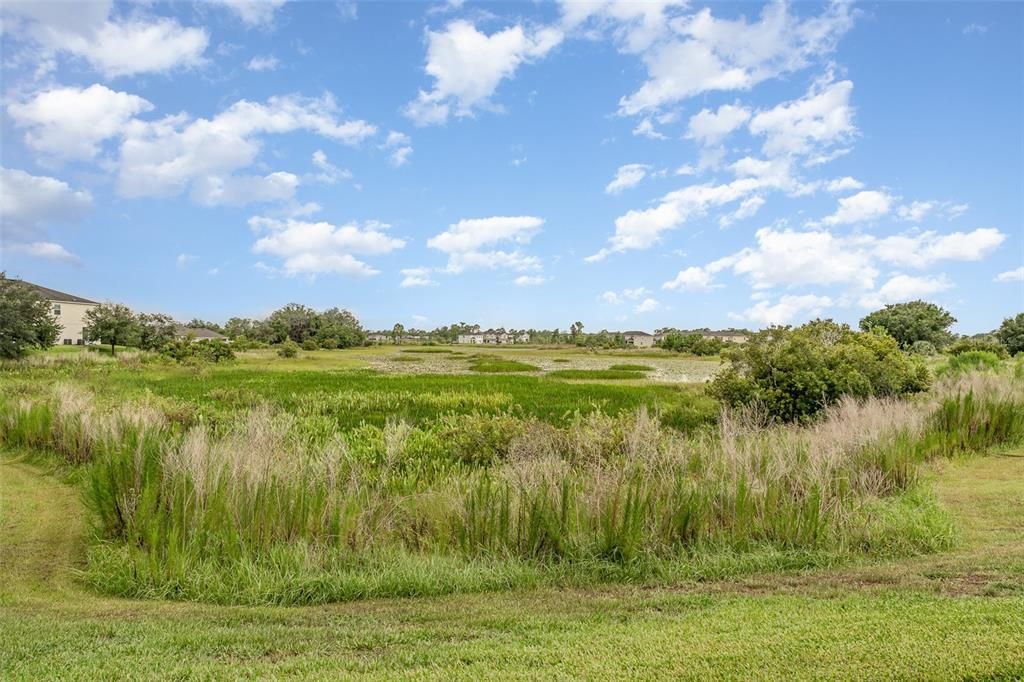 Под контрактом: $264,500 (4 спален, 3 ванн, 1930 Квадратных фут)