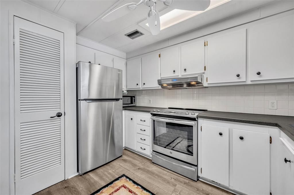 待售: $160,000 (2 贝兹, 2 浴室, 1488 平方英尺)