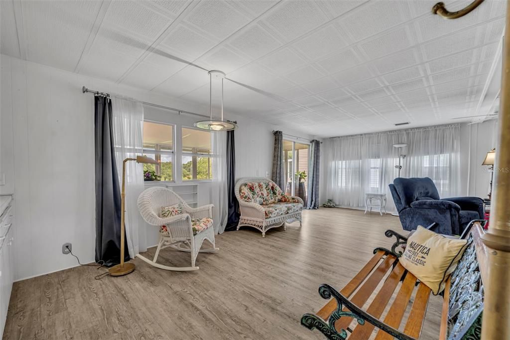 待售: $160,000 (2 贝兹, 2 浴室, 1488 平方英尺)