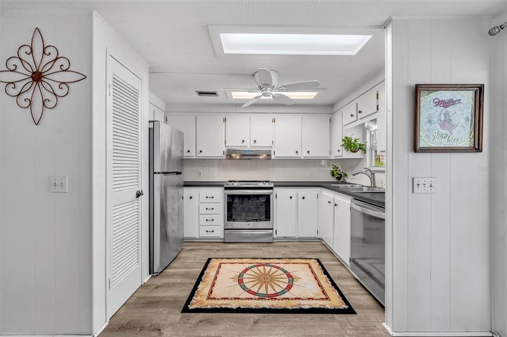 待售: $160,000 (2 贝兹, 2 浴室, 1488 平方英尺)