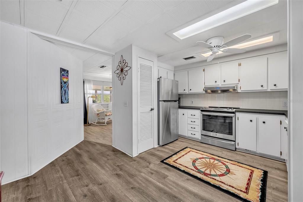 待售: $160,000 (2 贝兹, 2 浴室, 1488 平方英尺)