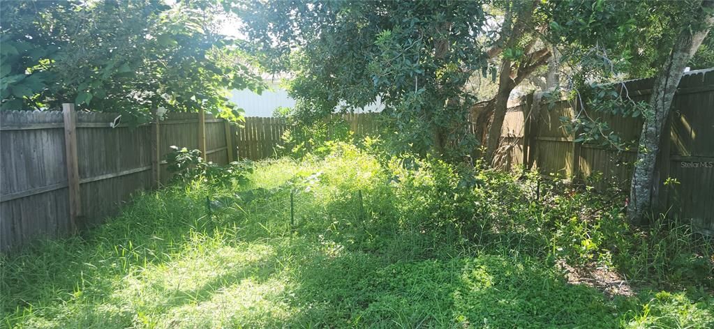 Active With Contract: $214,000 (3 beds, 0 baths, 1616 Square Feet)