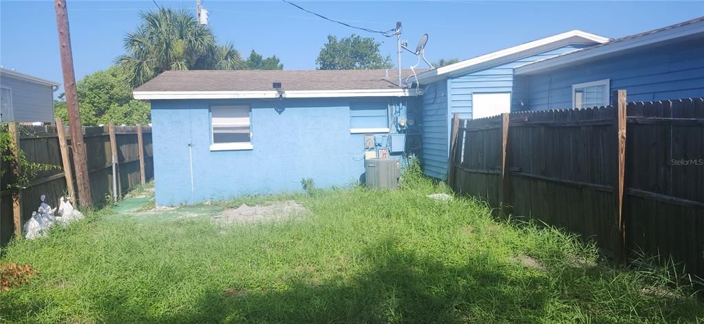 Active With Contract: $214,000 (3 beds, 0 baths, 1616 Square Feet)