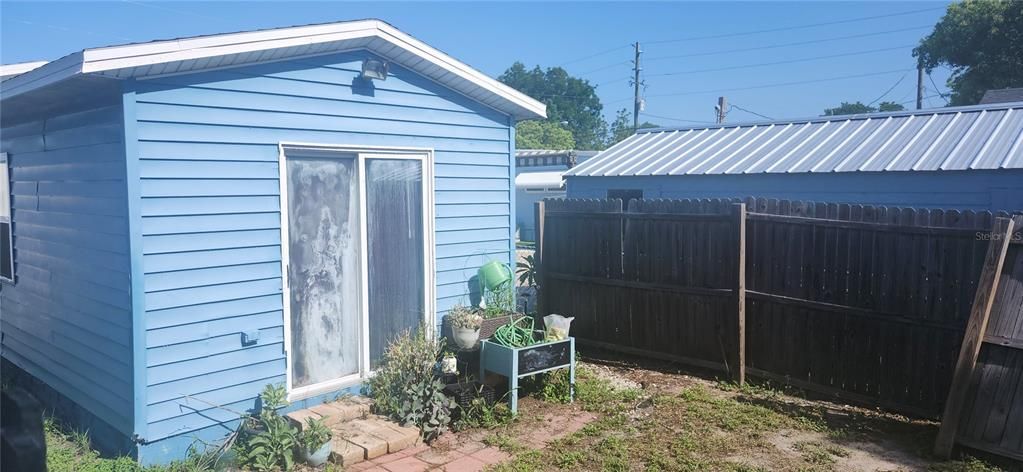 Active With Contract: $214,000 (3 beds, 0 baths, 1616 Square Feet)