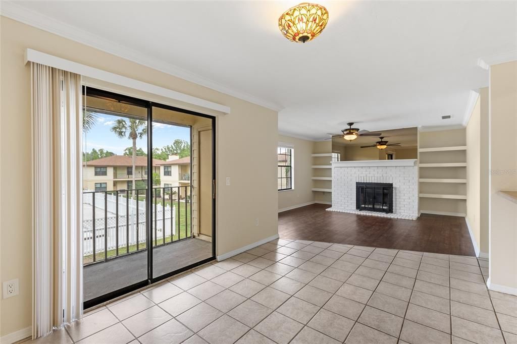 For Sale: $164,900 (2 beds, 2 baths, 968 Square Feet)