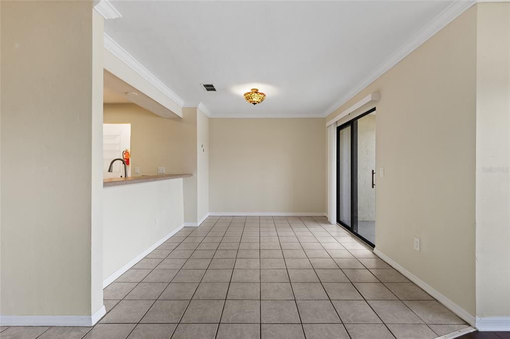 For Sale: $164,900 (2 beds, 2 baths, 968 Square Feet)