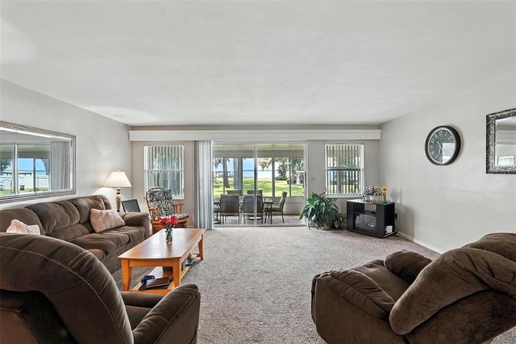 For Sale: $747,000 (2 beds, 2 baths, 1140 Square Feet)