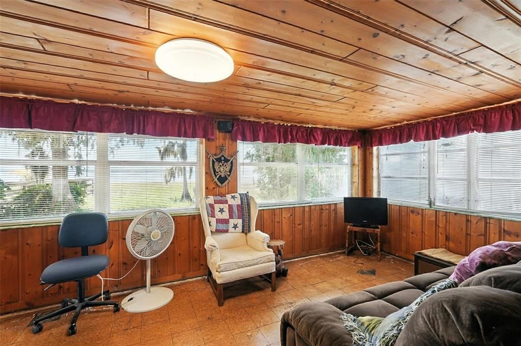 For Sale: $747,000 (2 beds, 2 baths, 1140 Square Feet)