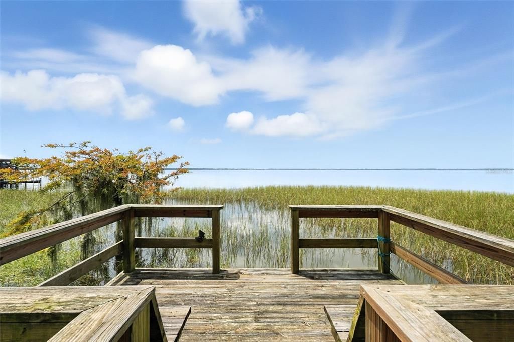 For Sale: $747,000 (2 beds, 2 baths, 1140 Square Feet)