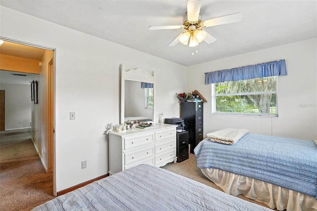 For Sale: $747,000 (2 beds, 2 baths, 1140 Square Feet)