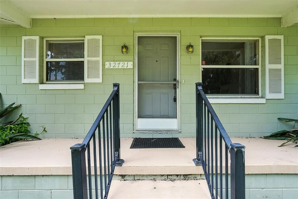 For Sale: $747,000 (2 beds, 2 baths, 1140 Square Feet)