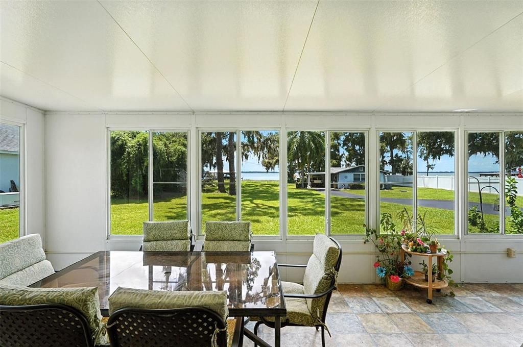 For Sale: $747,000 (2 beds, 2 baths, 1140 Square Feet)