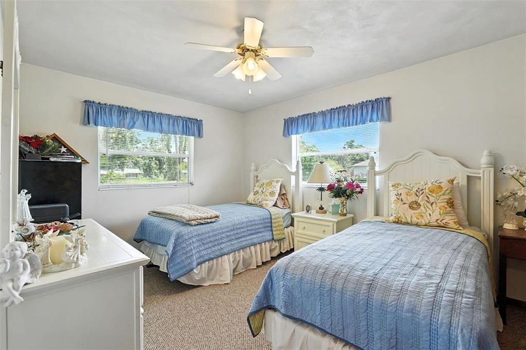 For Sale: $747,000 (2 beds, 2 baths, 1140 Square Feet)