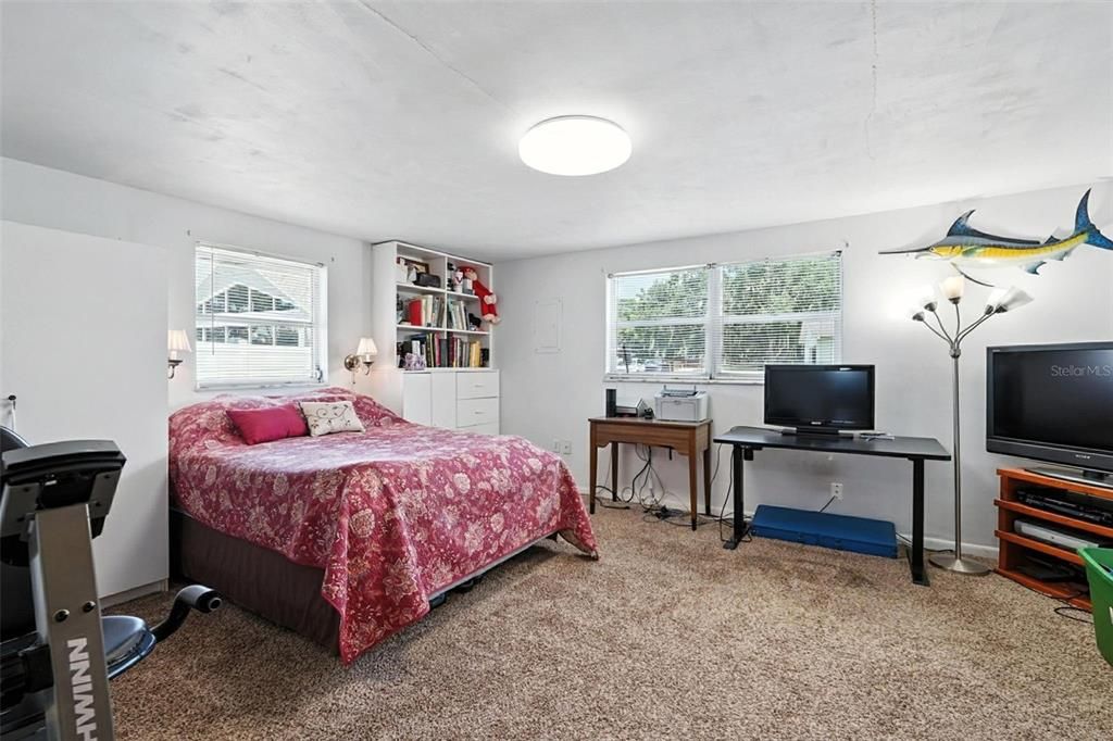 For Sale: $747,000 (2 beds, 2 baths, 1140 Square Feet)