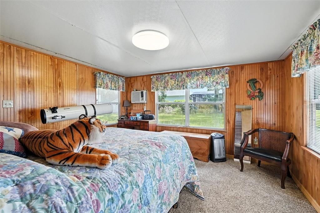 For Sale: $747,000 (2 beds, 2 baths, 1140 Square Feet)