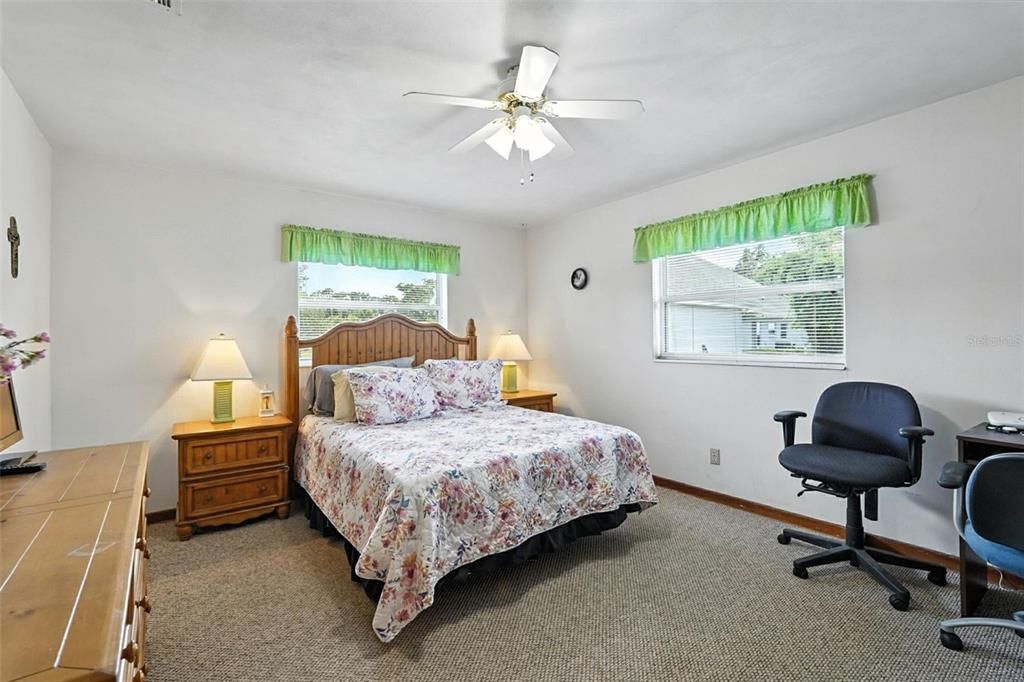 For Sale: $747,000 (2 beds, 2 baths, 1140 Square Feet)