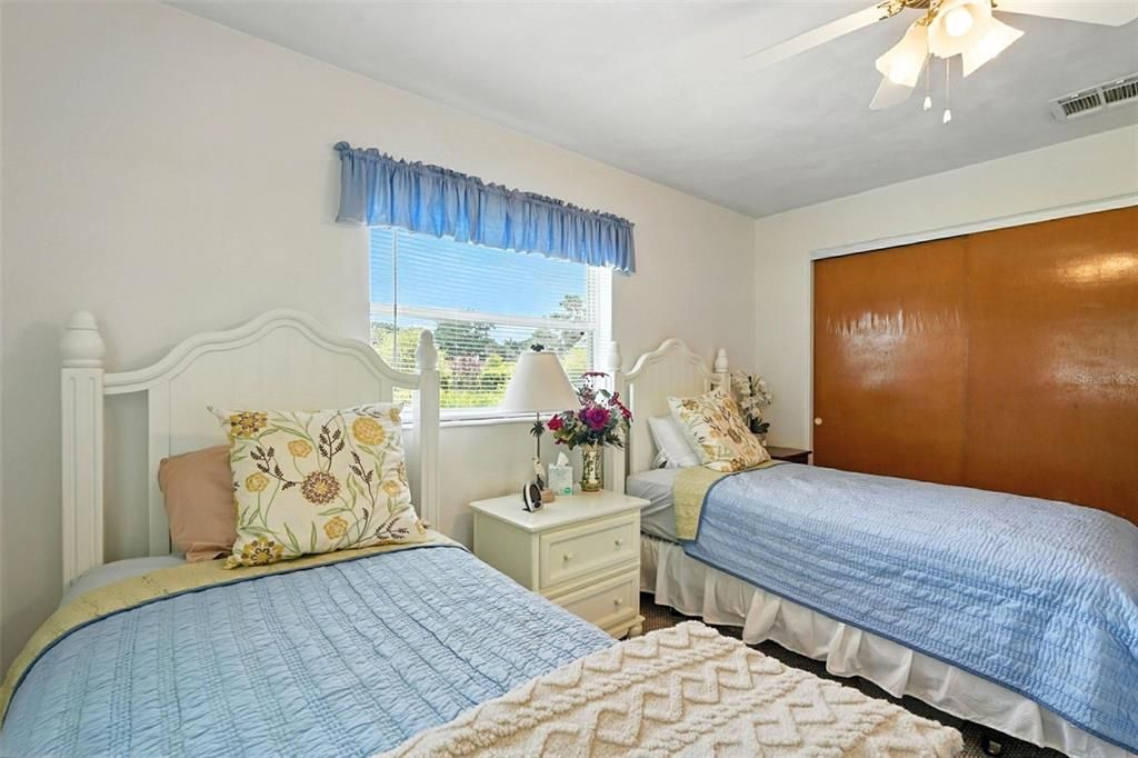 For Sale: $747,000 (2 beds, 2 baths, 1140 Square Feet)