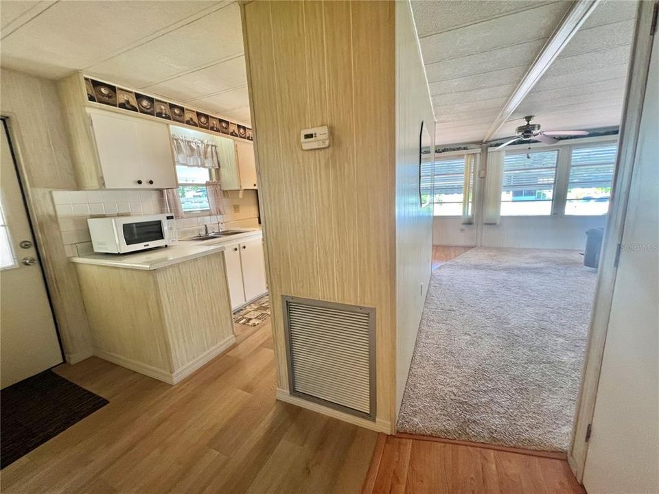 For Sale: $89,000 (2 beds, 2 baths, 1056 Square Feet)