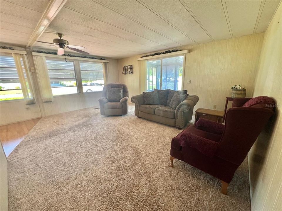 For Sale: $89,000 (2 beds, 2 baths, 1056 Square Feet)