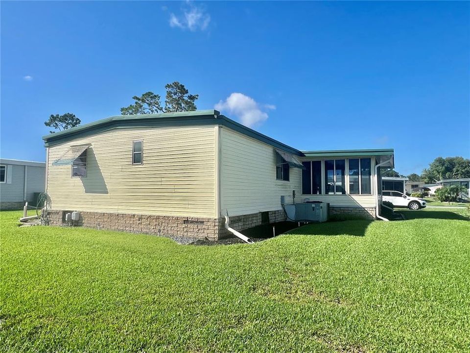 For Sale: $89,000 (2 beds, 2 baths, 1056 Square Feet)